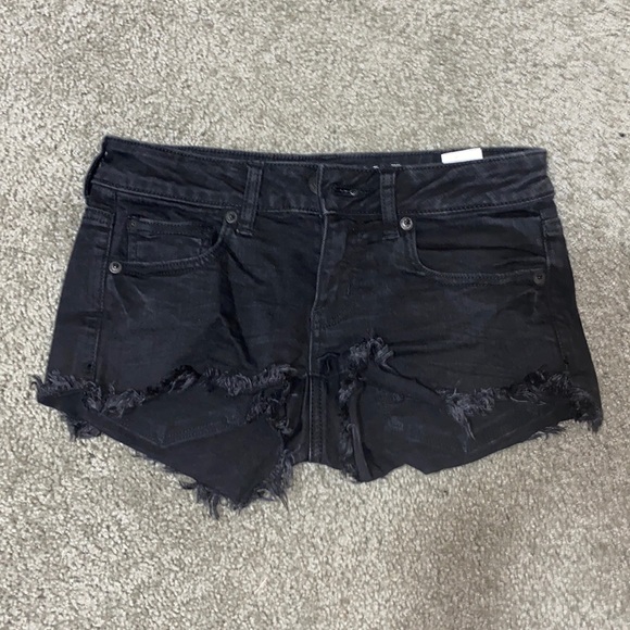American Eagle, size 2, black shorts - Picture 1 of 1